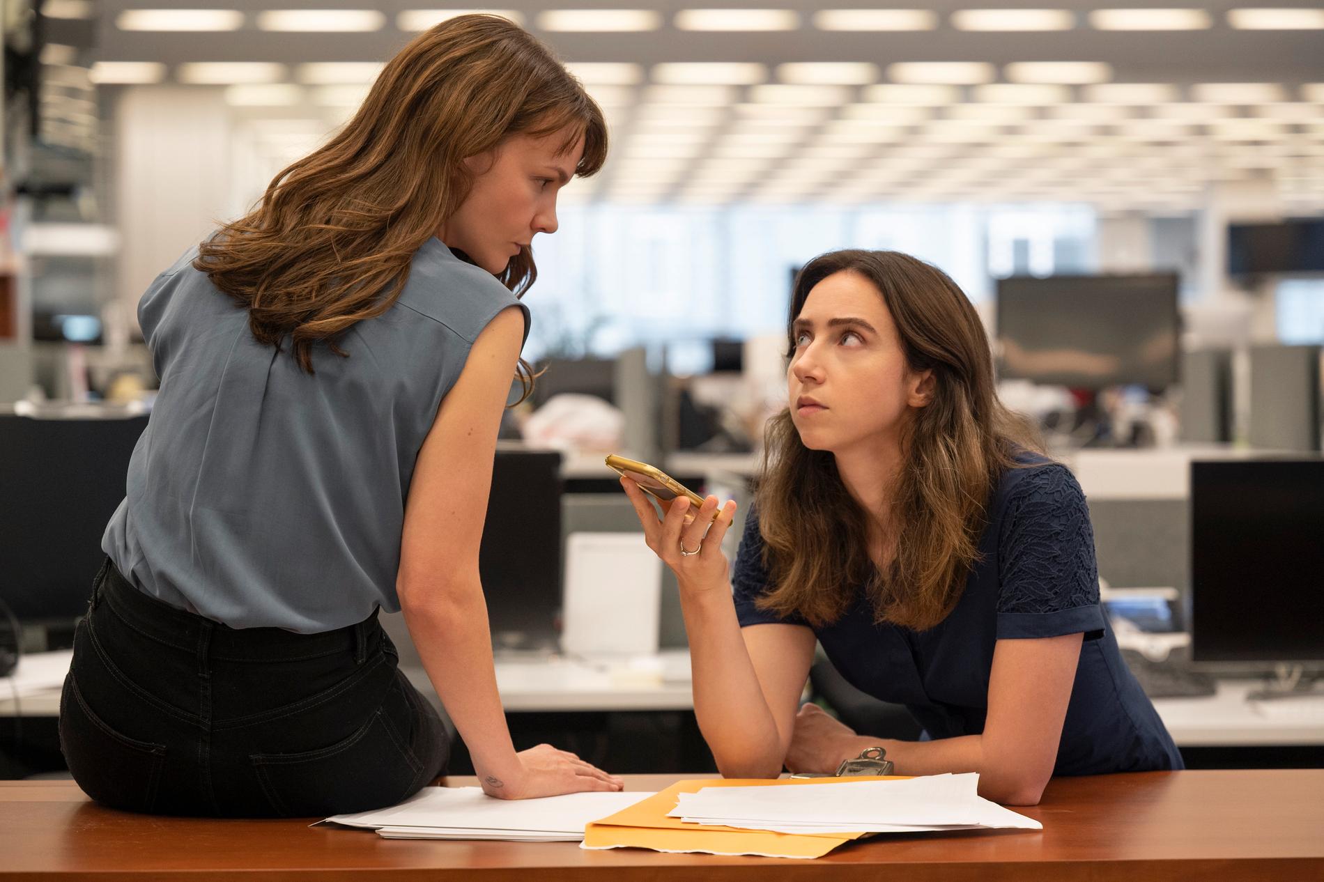 I "She said" spelar Carey Mulligan och Zoe Kazan de båda New York Times-journalisterena Megan Twohey och Jodi Kantor. Dessa lyckades genom grävande journalistik avslöja Harvey Weinsteins sexövergrepp. Pressbild.