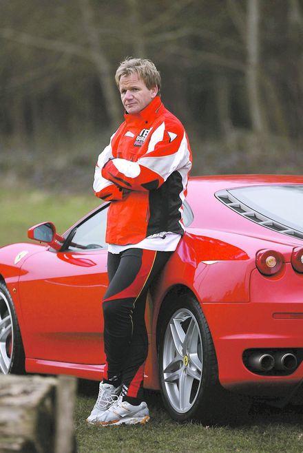 Byta till kinamat? Kocken Gordon Ramsay blev tvungen att sälja sin Ferrari av ekonomiska skäl.