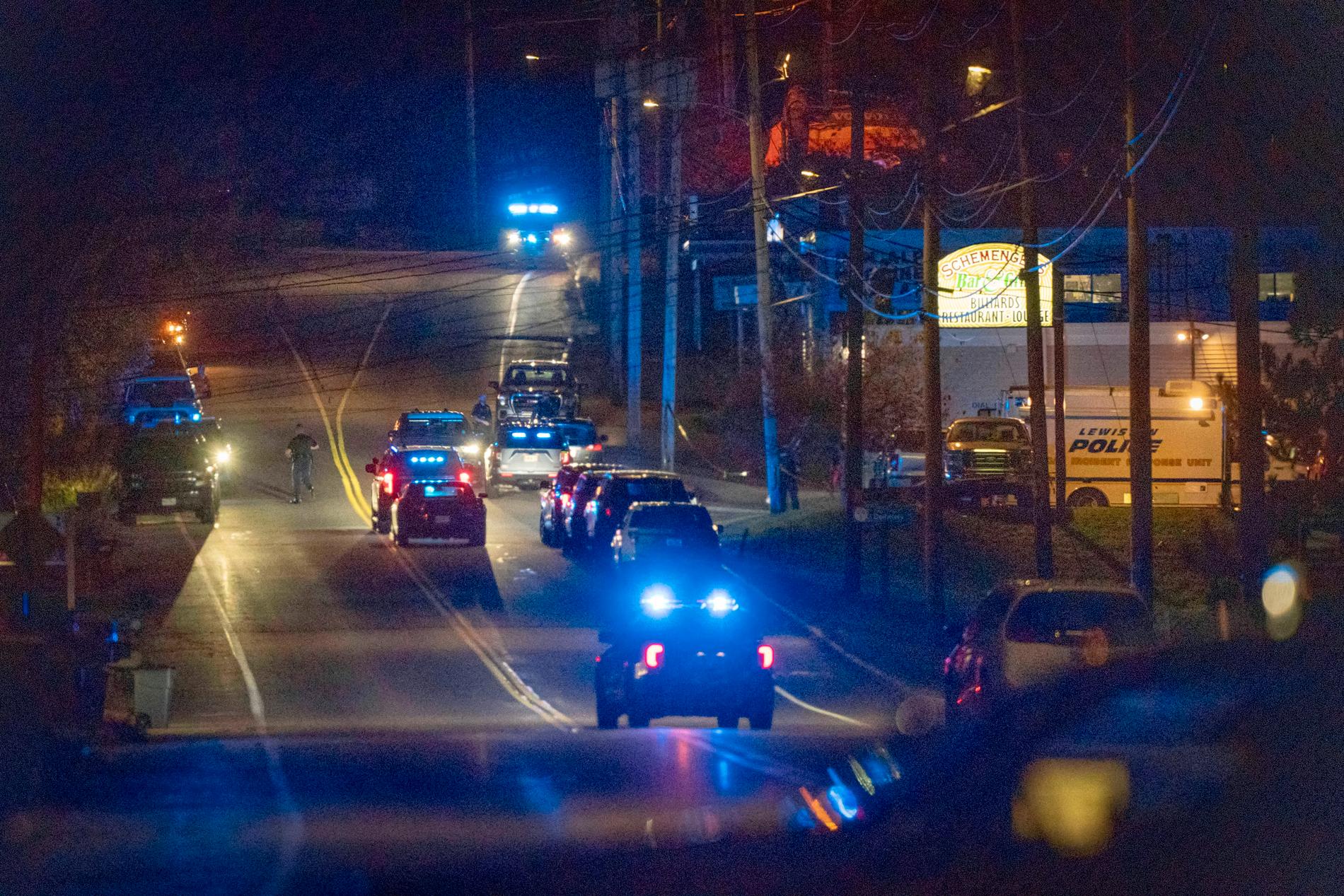 Polisen larmades om första skjutningen vid 01.15, svensk tid.