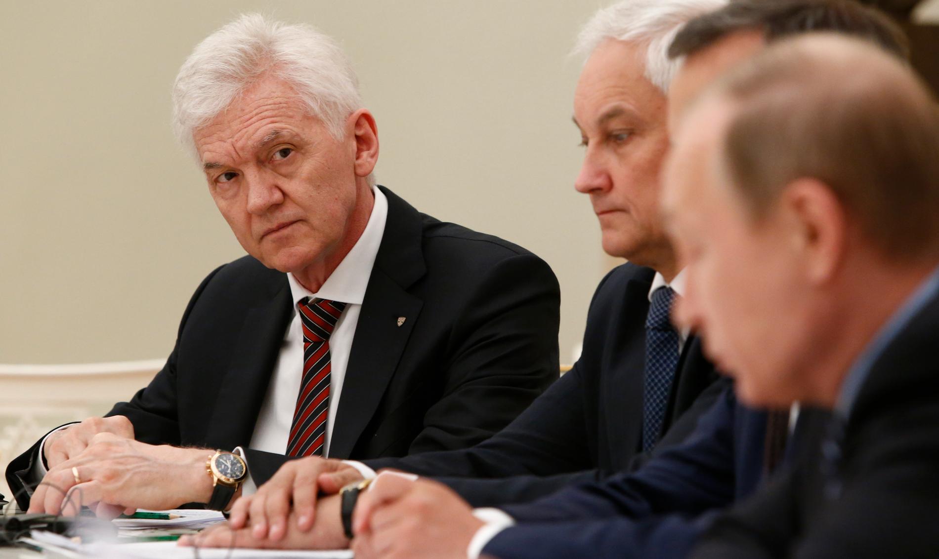  Gennady Timchenko (till vänster) tillsammans med Vladimir Putin (till höger) och en fransk affärsman i Moskva.