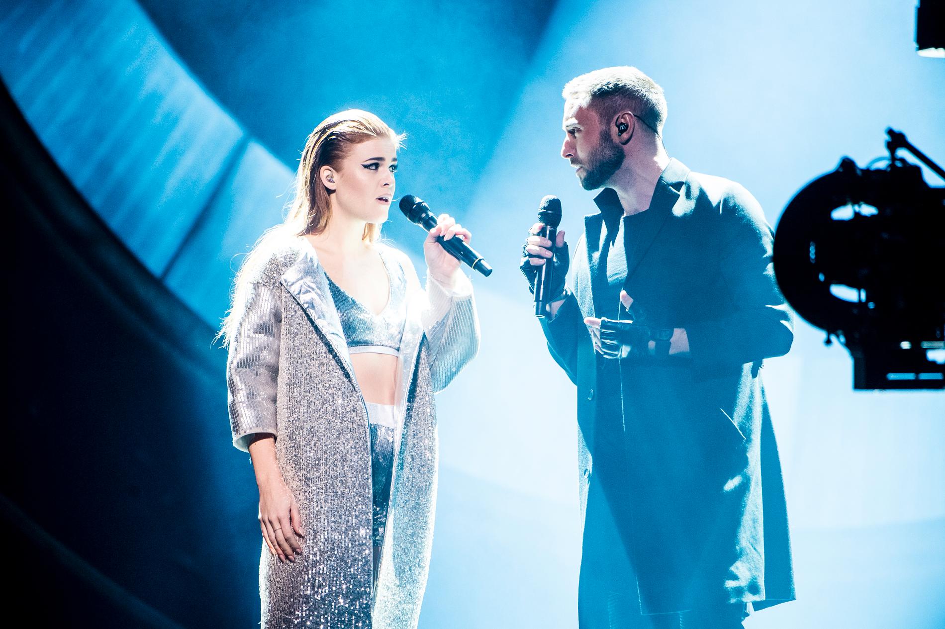 Dotter och Måns Zrlmerlöw gör mellanakt i Andra chansen i Melodifestivalen.