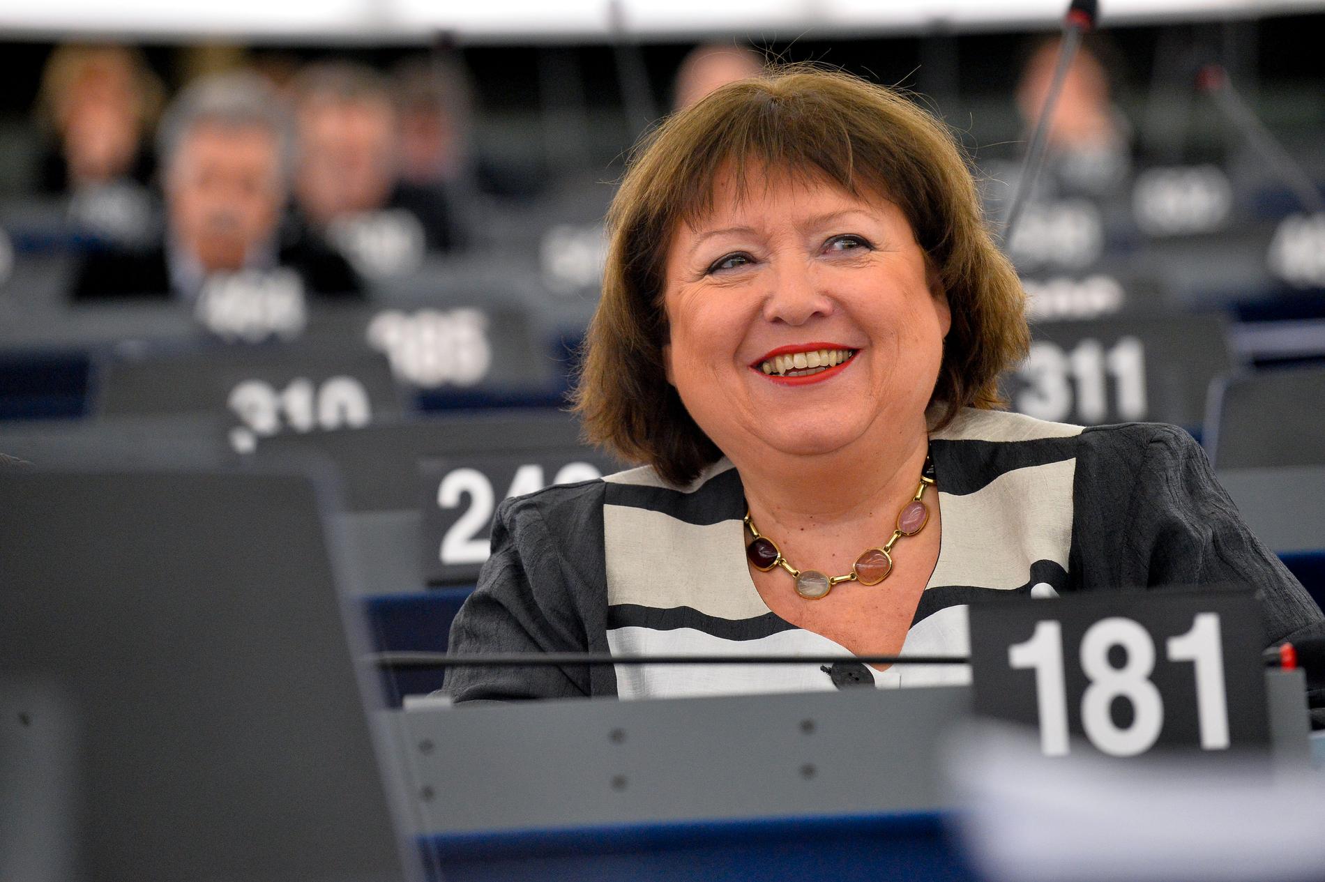 Den tidigare EU-parlamentarikern Dagmar Roth-Behrendt, socialdemokrat från Tyskland, försökte förgäves få till en skarpare kontroll av medicintekniska produkter.