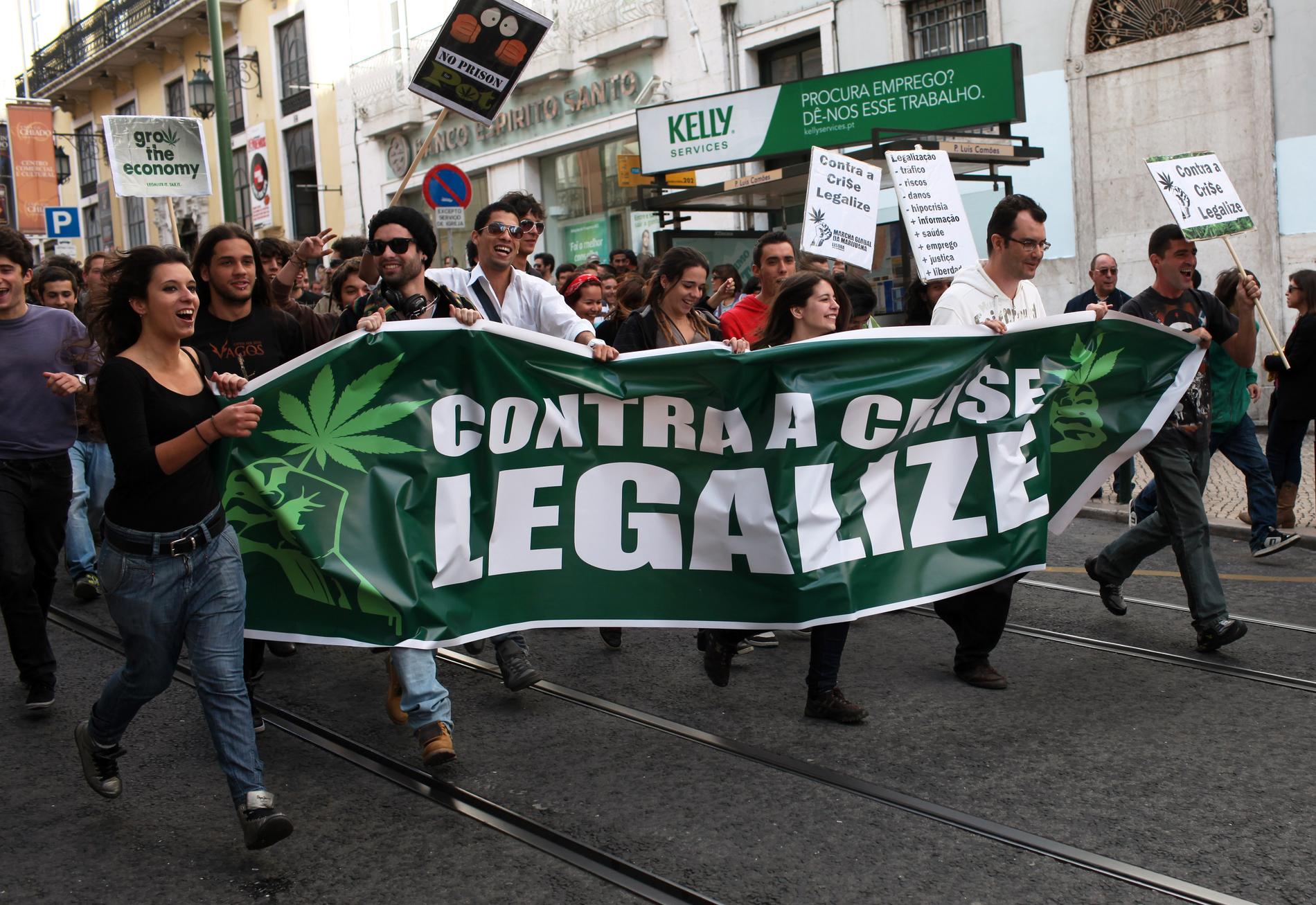Manifestationer för legalisering av cannabis för medicinskt bruk i Portugals huvudstad Lissabon.