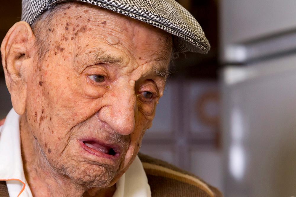 Francisco Nuñez Olivera är världens äldsta man. 