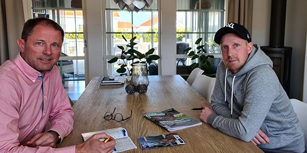  Patrik Olsson och Tomas Selkee var två av de som fick dela på 43 miljoner 2016 – detta efter att ha tagit hela V75-potten från Färjestad. 