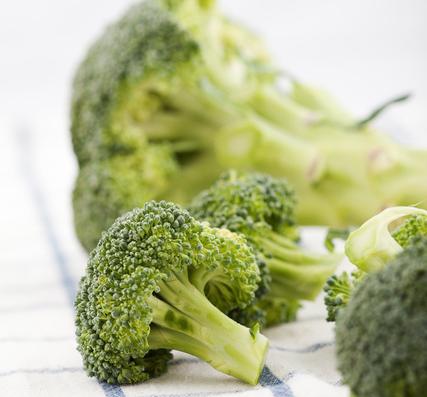 Broccoli är en grönsak som är bra att äta varje dag, enligt författaren Anette Harbech.