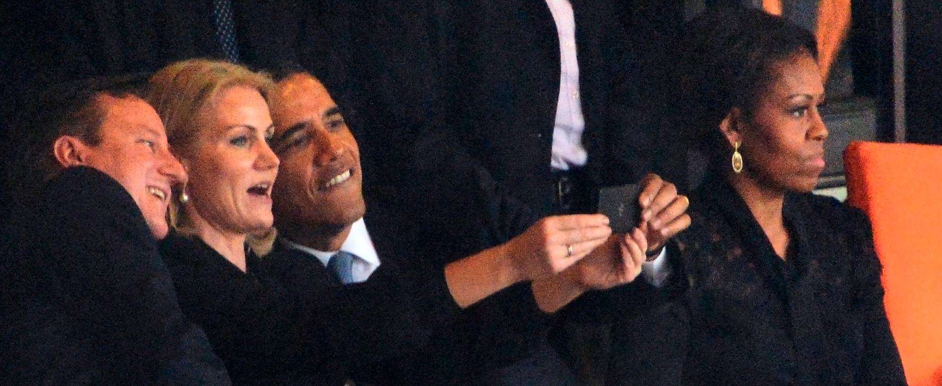 David Cameron, Helle Thorning-Schmidt och Barack Obama tar välkänd selfie.