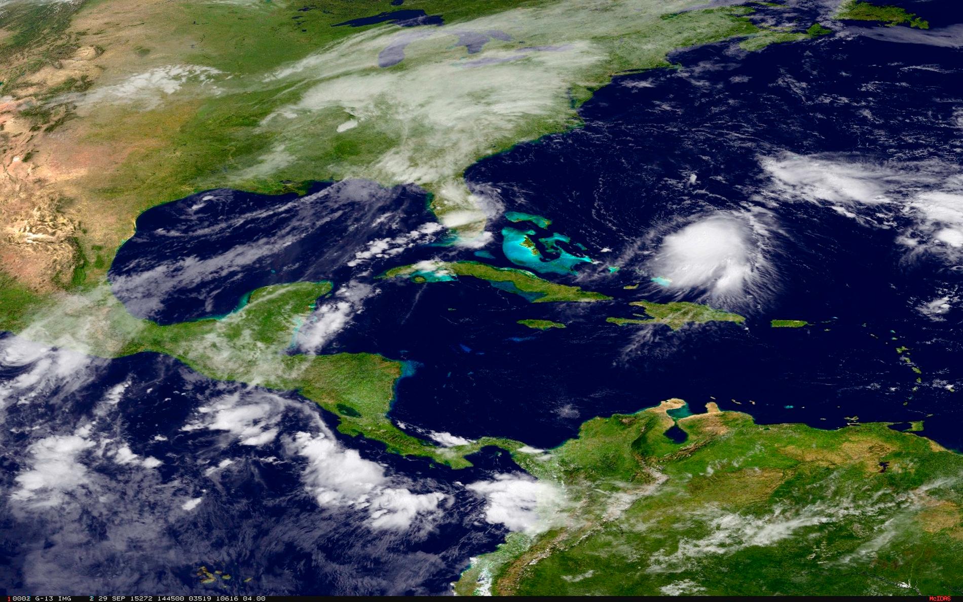 Orkanen Jouquin drar in över Bahamas.