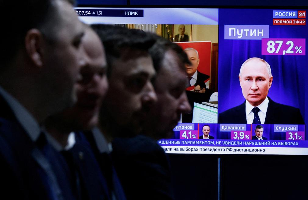 Allt tyder på att Putin vinner stort, med över 87 procent av rösterna.