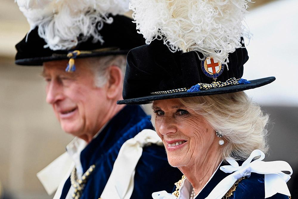 Camilla, hertiginnan av Cornwall, fick ta emot strumpebandsorden som är Storbritanniens finaste och äldsta utmärkelse. 