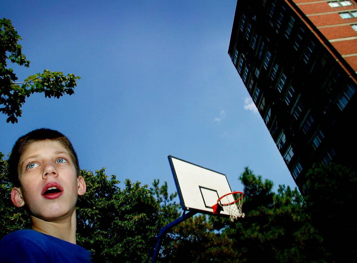 På Balkan drömmer många barn om att bli stjärnor. Och idrott är ofta en väg ut ur fattigdom.
