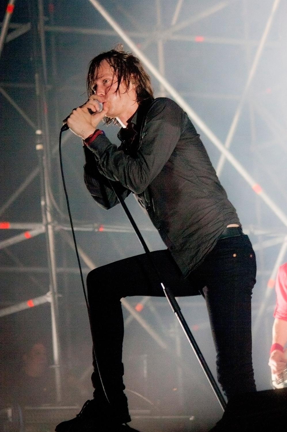 Dennis Lyxén under en konsert med återförenade Refused 2012.