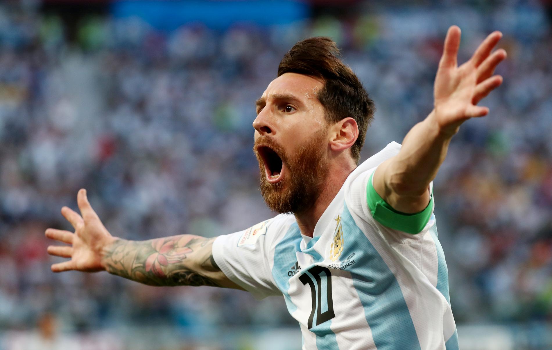 Lionel Messi firar sitt mål under gårdagens match mellan Argentina och Nigeria. 