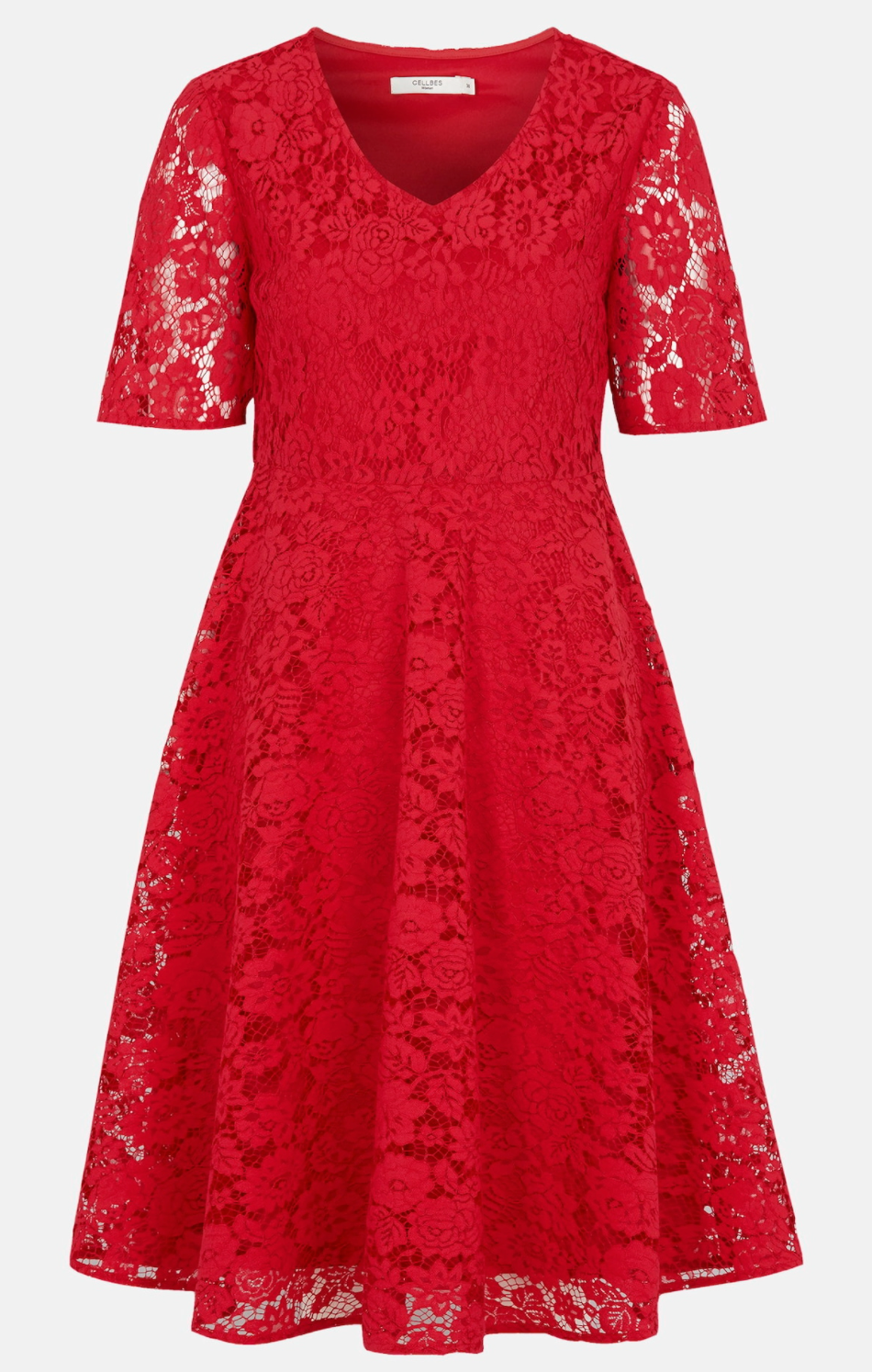 Röd klänning i spets från Cellbes. 
