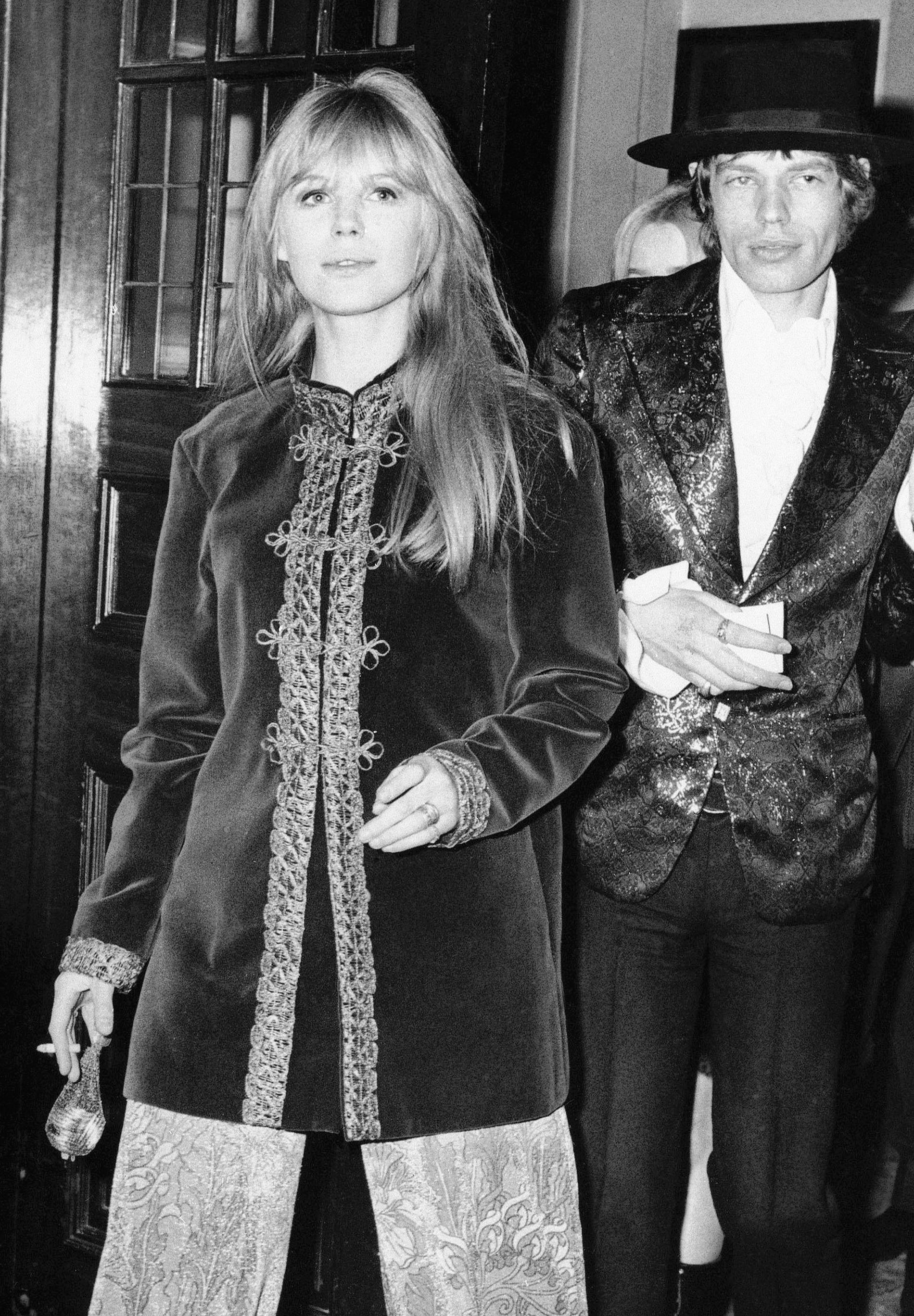Marianne Faithfull tillsammans med Mick Jagger 1967. Arkivbild.