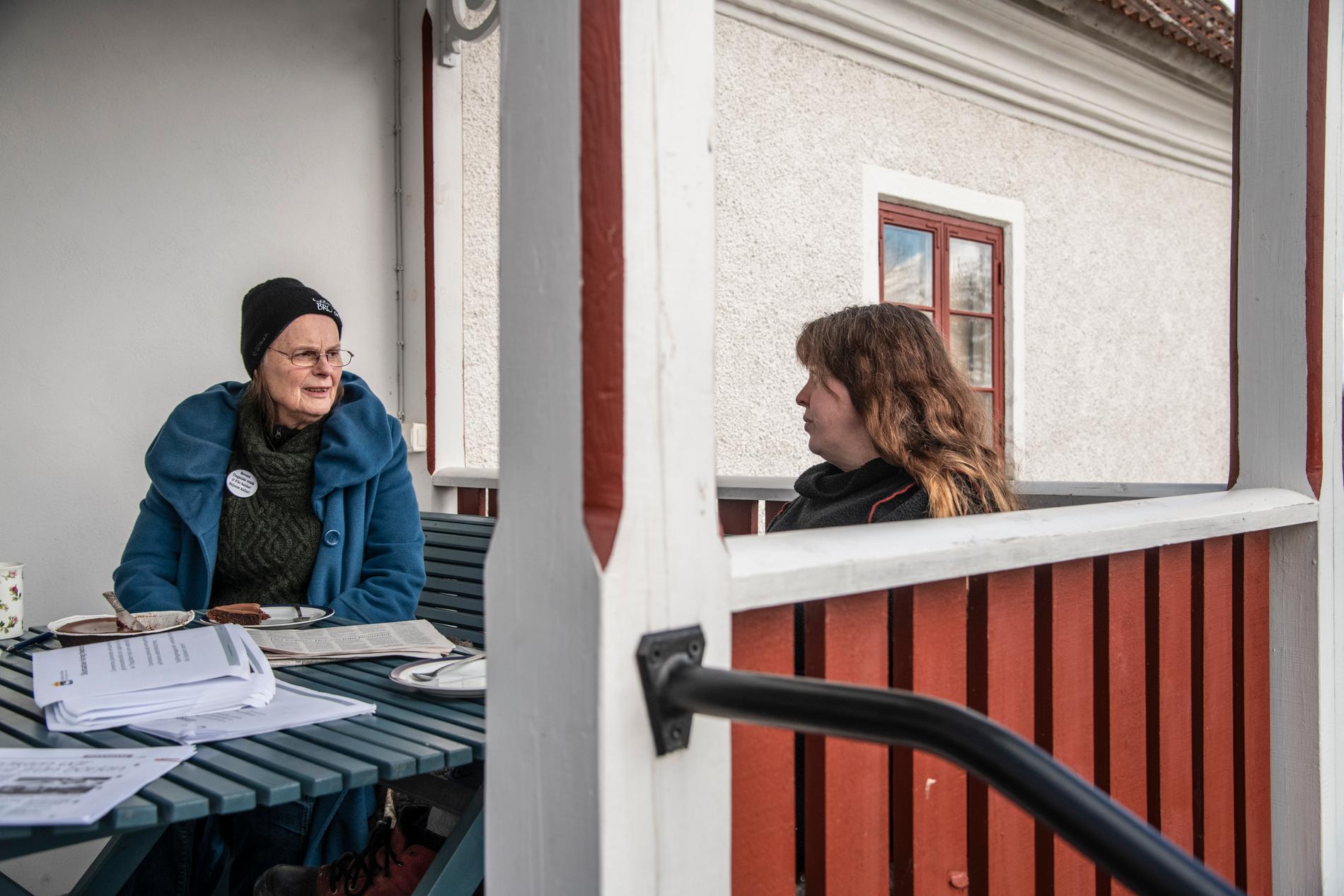 Karin Mårtensson och Lisa Wanneby strider för att stoppa Cementas planer på ett nytt kalkbrott.