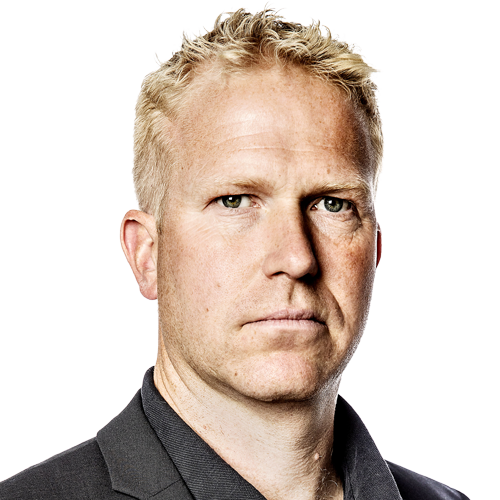 Lucas Pellas fick fraktur i ansiktet efter att svimmat på toaletten