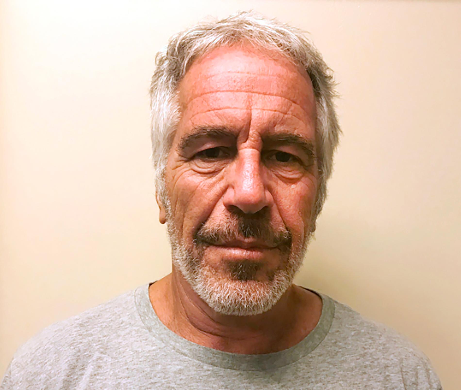 Kriminalvårdens foto på Jeffrey Epstein i samband med ett gripande 2017. Arkivbild