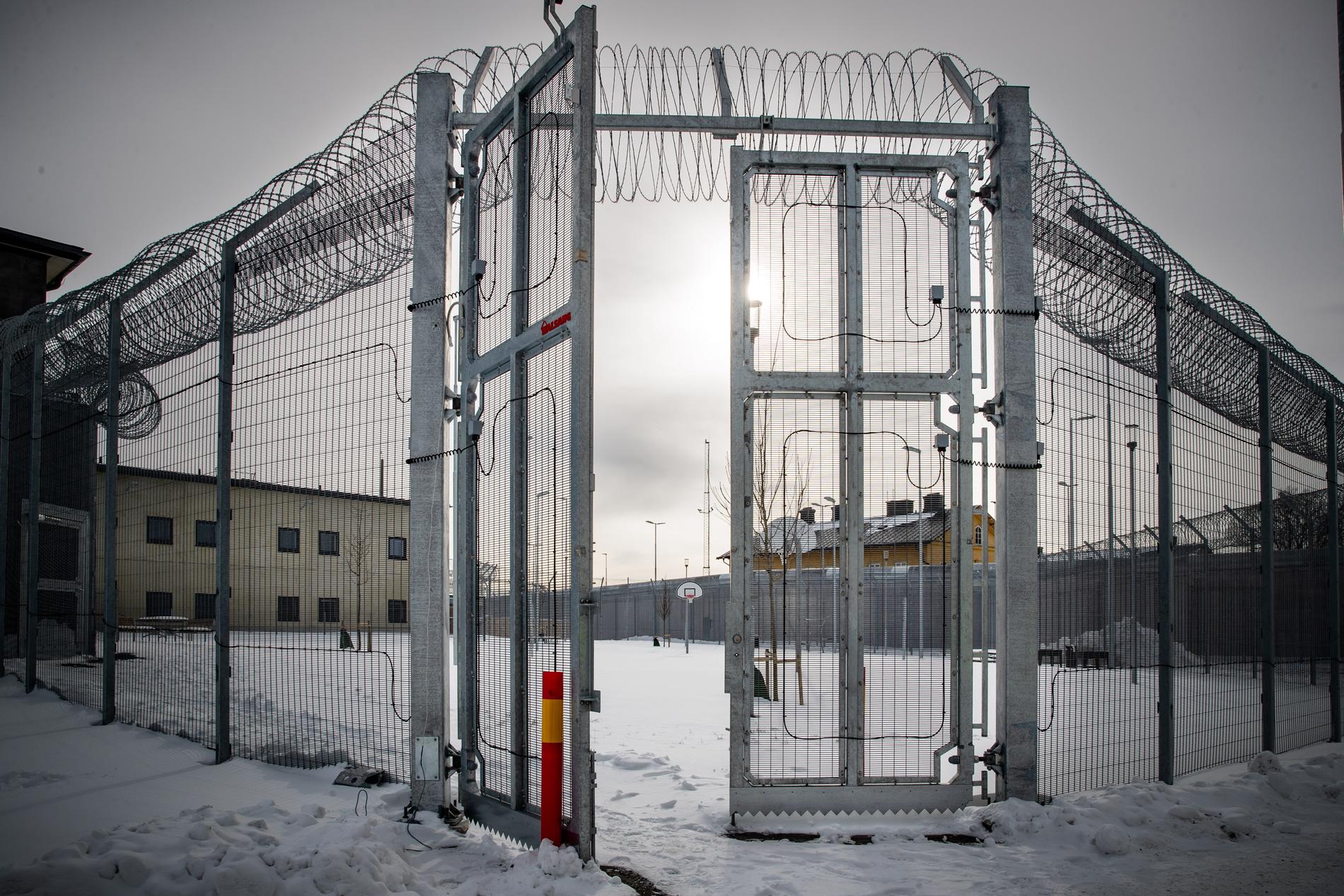 Den nya fängelsebyggnaden på anstalten Hall, där några av Sveriges tyngsta kriminella sitter.