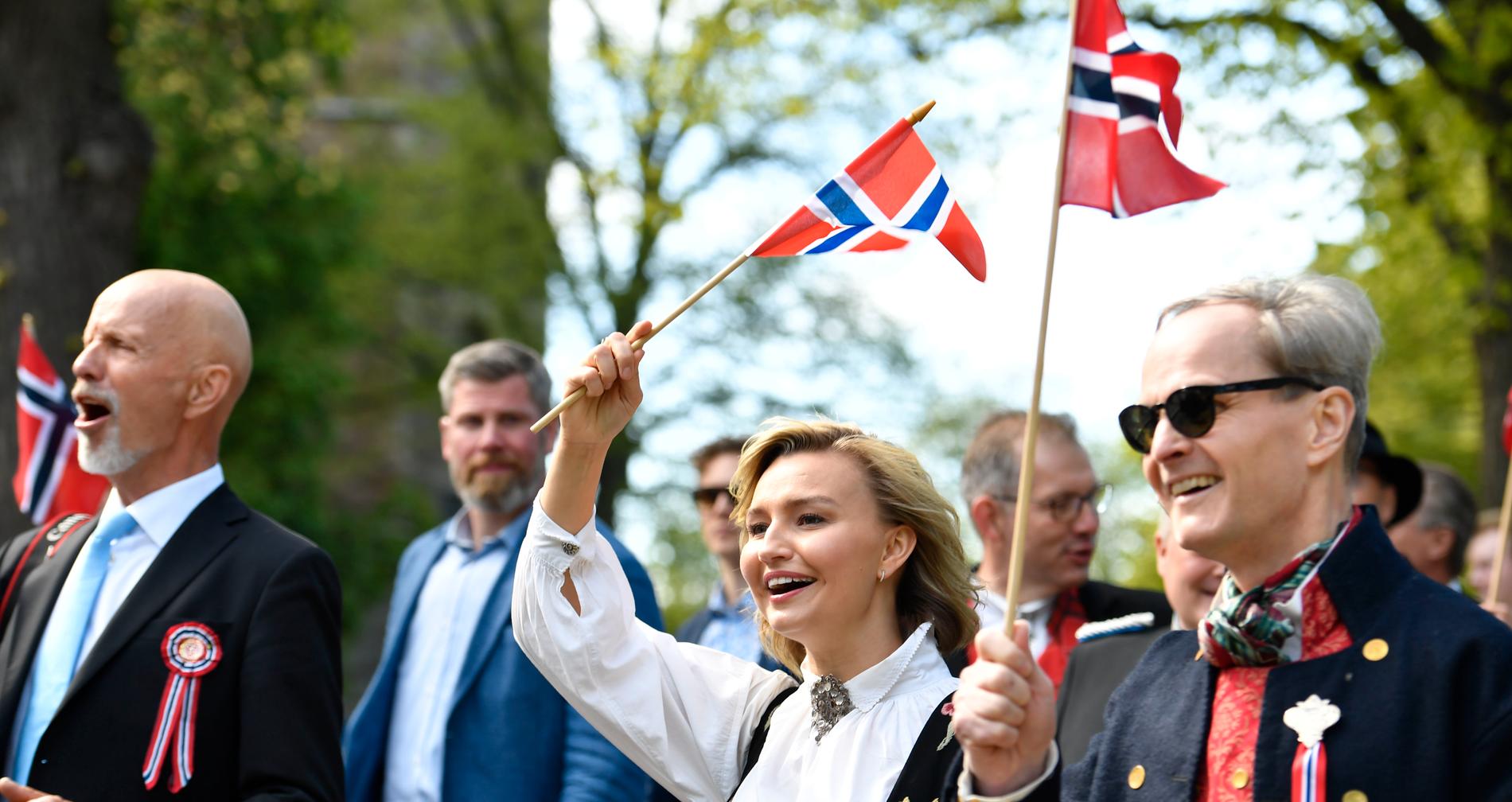 Ebba Busch och Jimmie Åkesson använder dubbla måttstockar i synen på kriminalitet. Vissa som bryter lagen anses hata Sverige, andra inte.