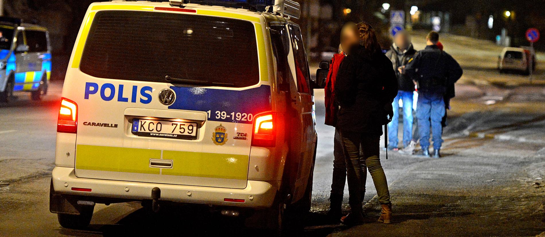 En kvinna hittades mördad i en förort till Stockholm.