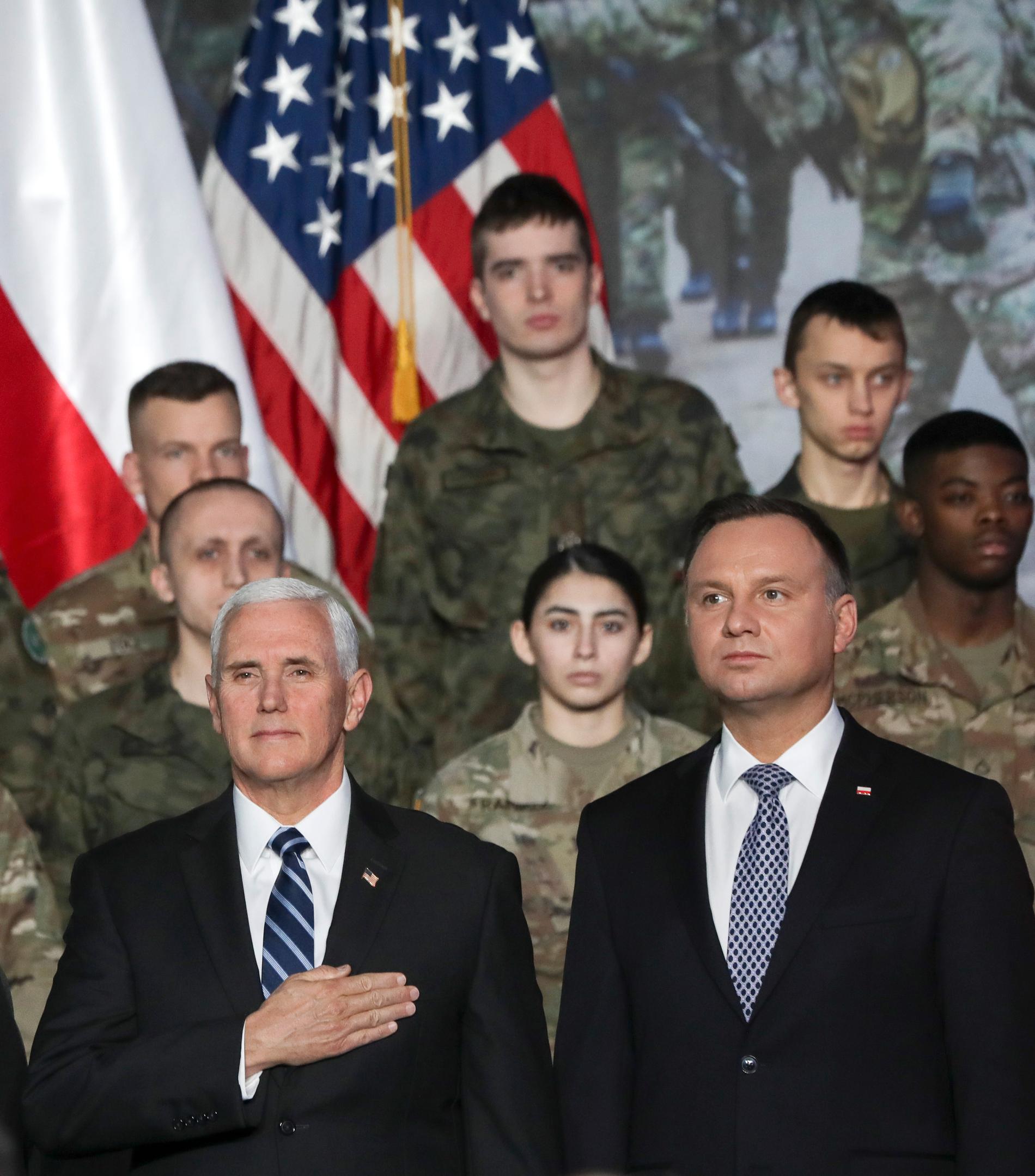 USA:s vicepresident Mike Pence /till vänster) tillsammans med Polens president Andrzej Duda.