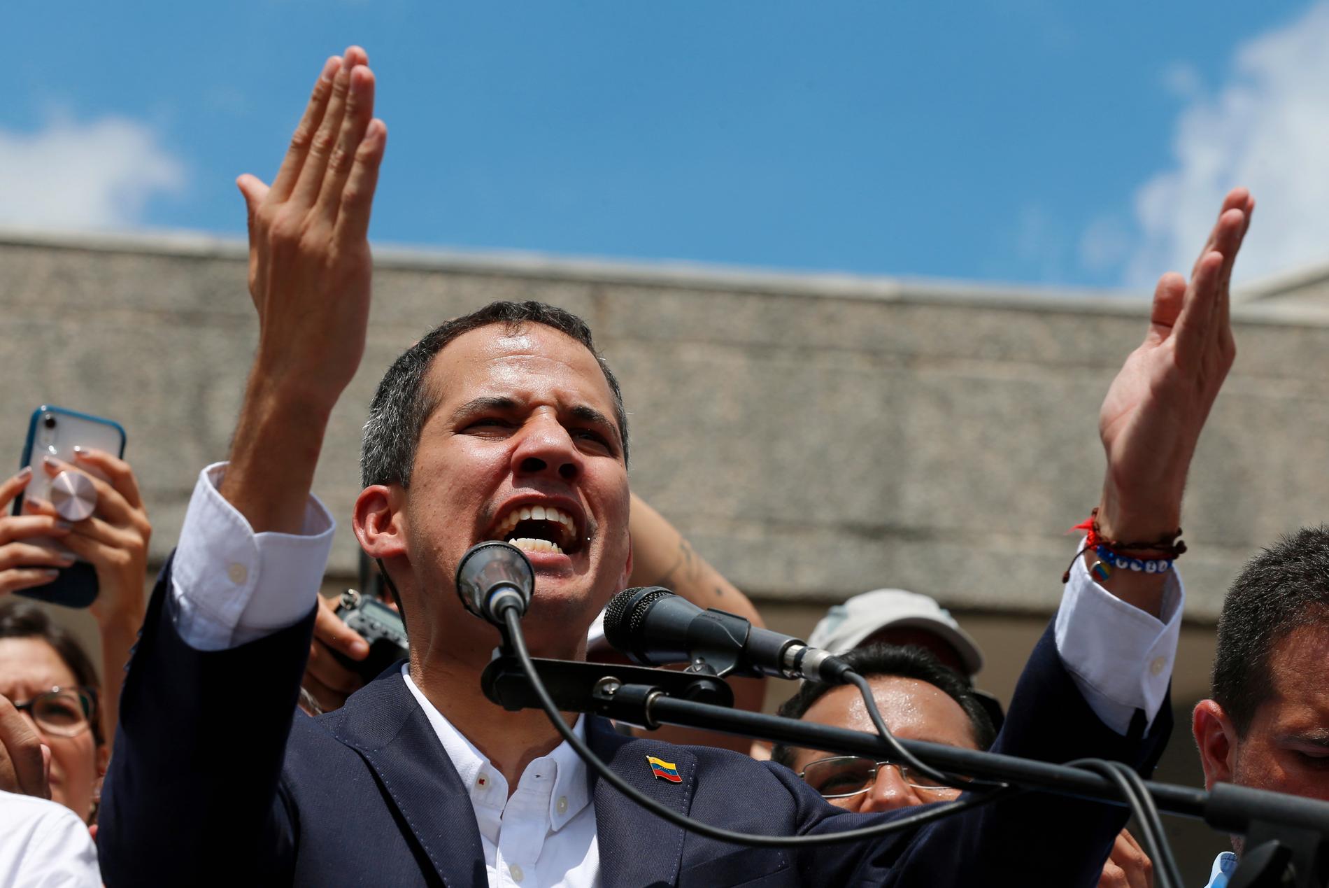 Oppositionsledaren Juan Guaidó landade i Venezuela på måndagen.