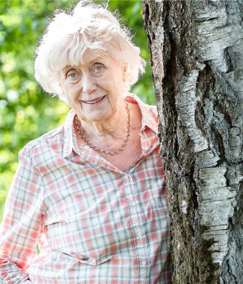 Kerstin Ekman (född 1933) är ledamot i Svenska Akademin. I nya bojken följer hon den (natur)begåvade forskaren Clas Bjerkander i spåren.