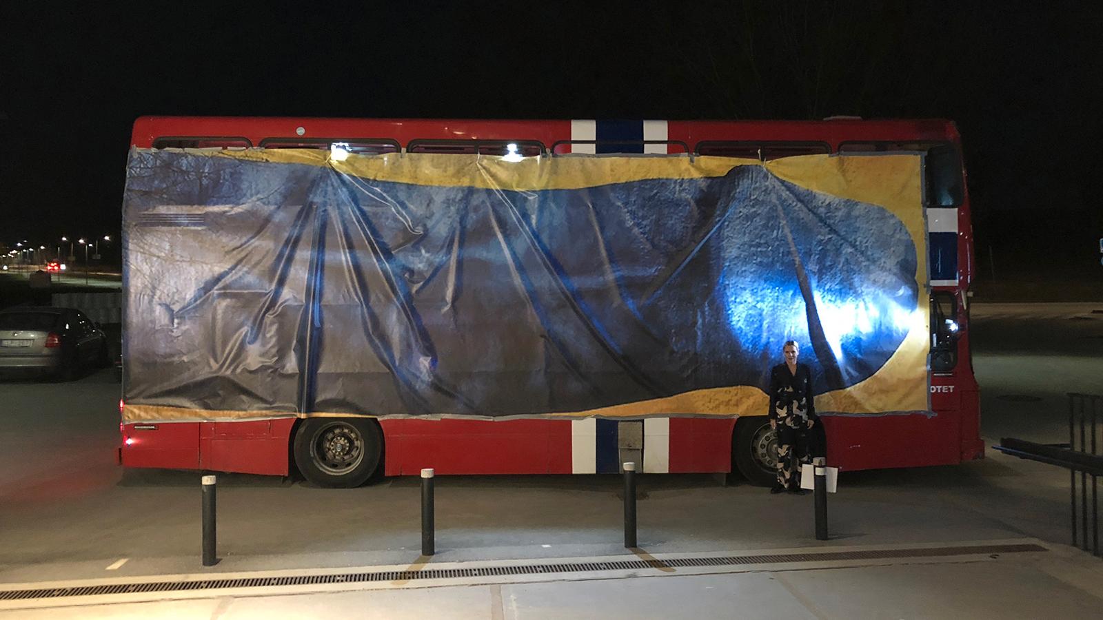 ”Penis-bussen” rullade runt på Stockholms gator under tisdagskvällen.
