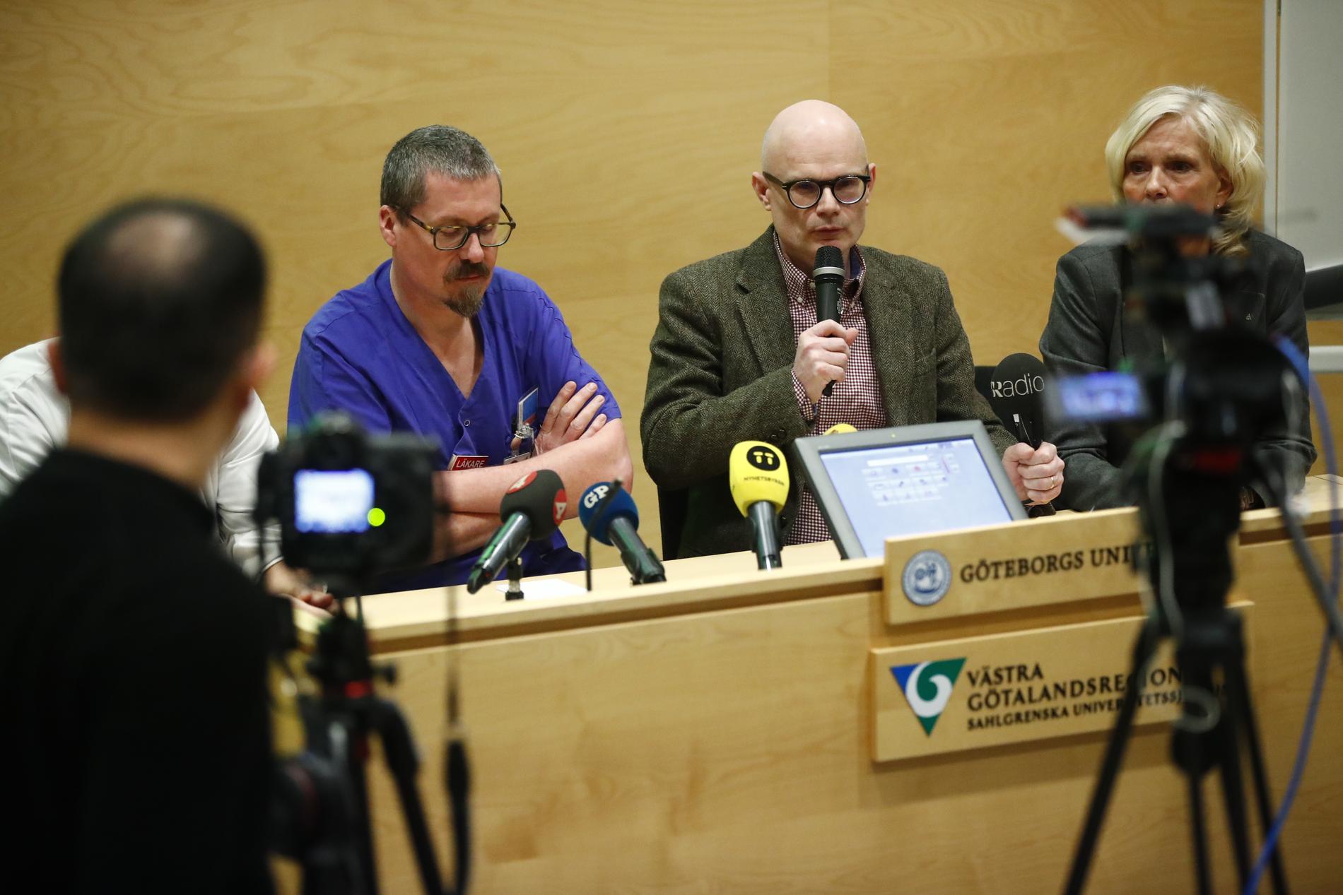 Magnus Andersson, smittskyddsläkare och Thomas Wahlberg Hälso- och sjukvårdsdirektör höll pressträff. 