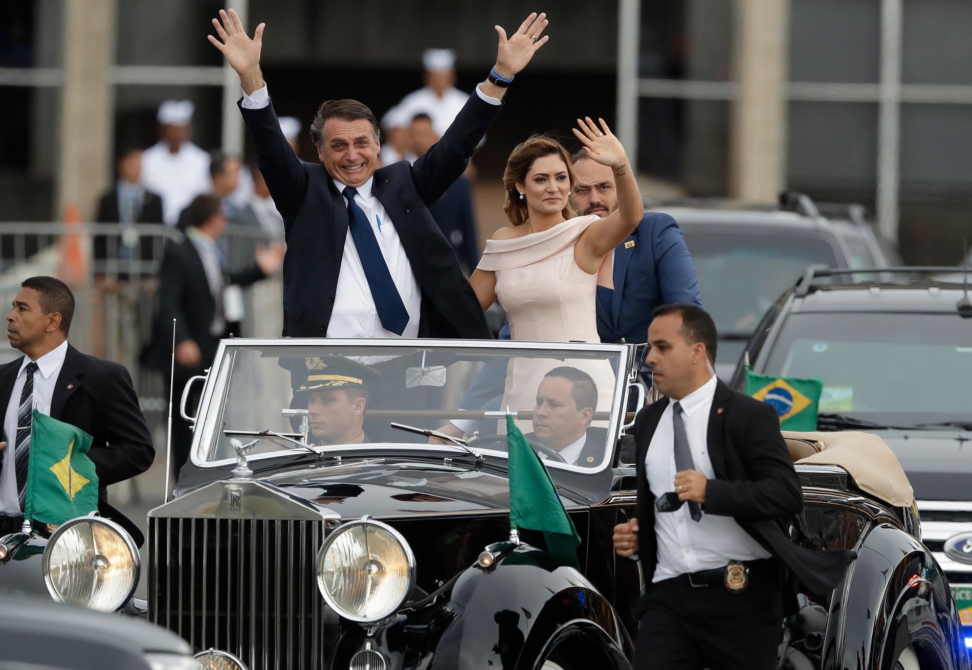 Jair Bolsonaro tillsammans med sin fru Michelle.