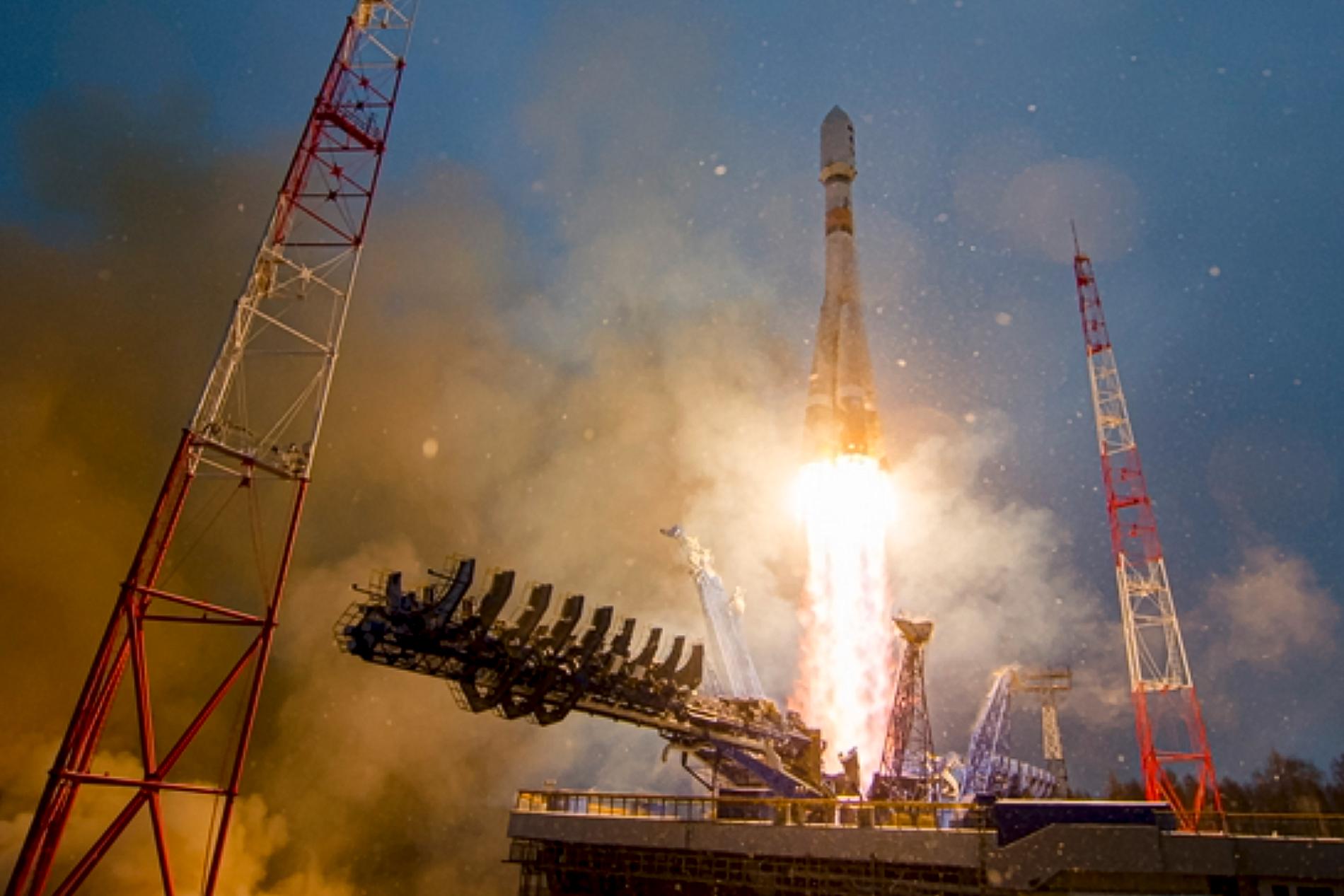 Den här bilden visar hur den ryska militären skjuter upp en Sojuz-2.1B-raket från kosmodromen i Plesetsk i november 2022, vilket skedde även i fredags. Arkivbild.