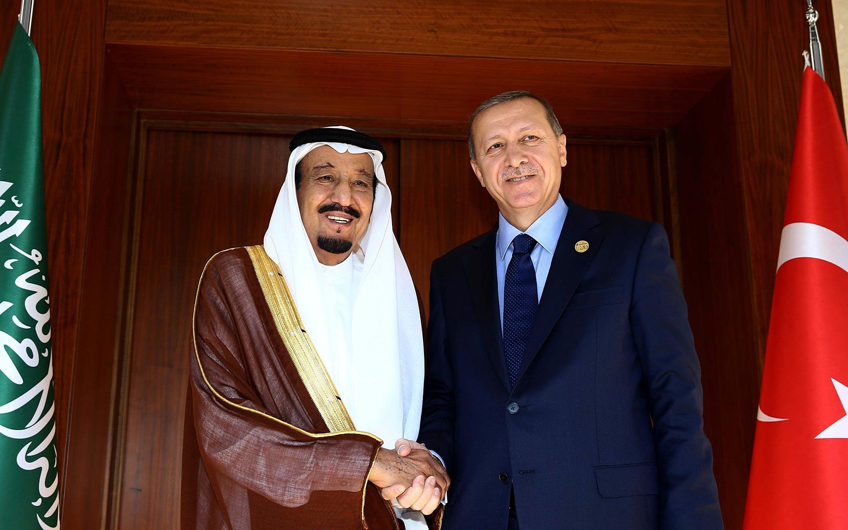 Saudiarabiens kung Salman bin Abdul Aziz och Turkiets president Recep Tayyip Erdogan.