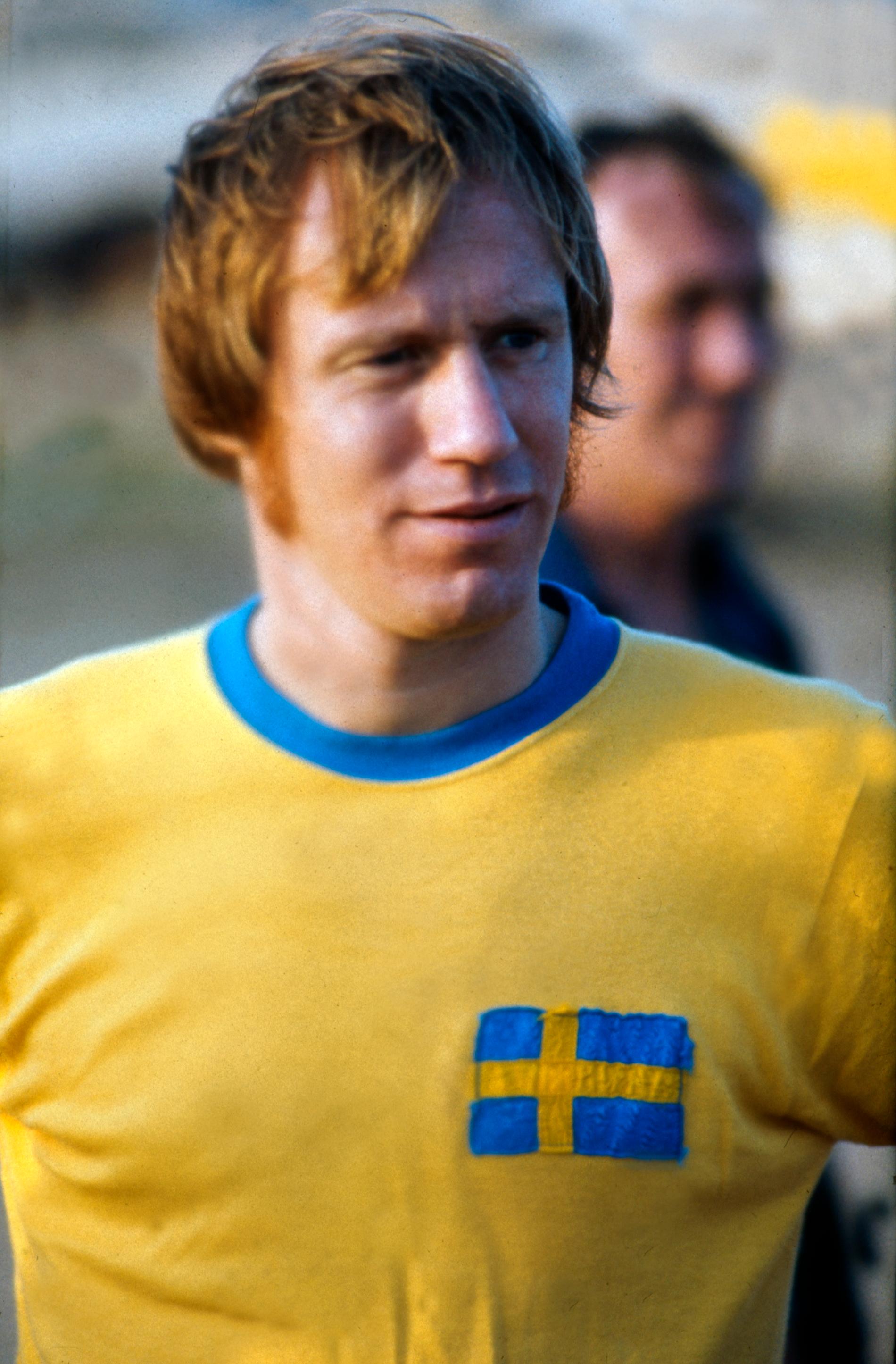 Kolla - flagga! Snyggare än trist sköld. 1973.
