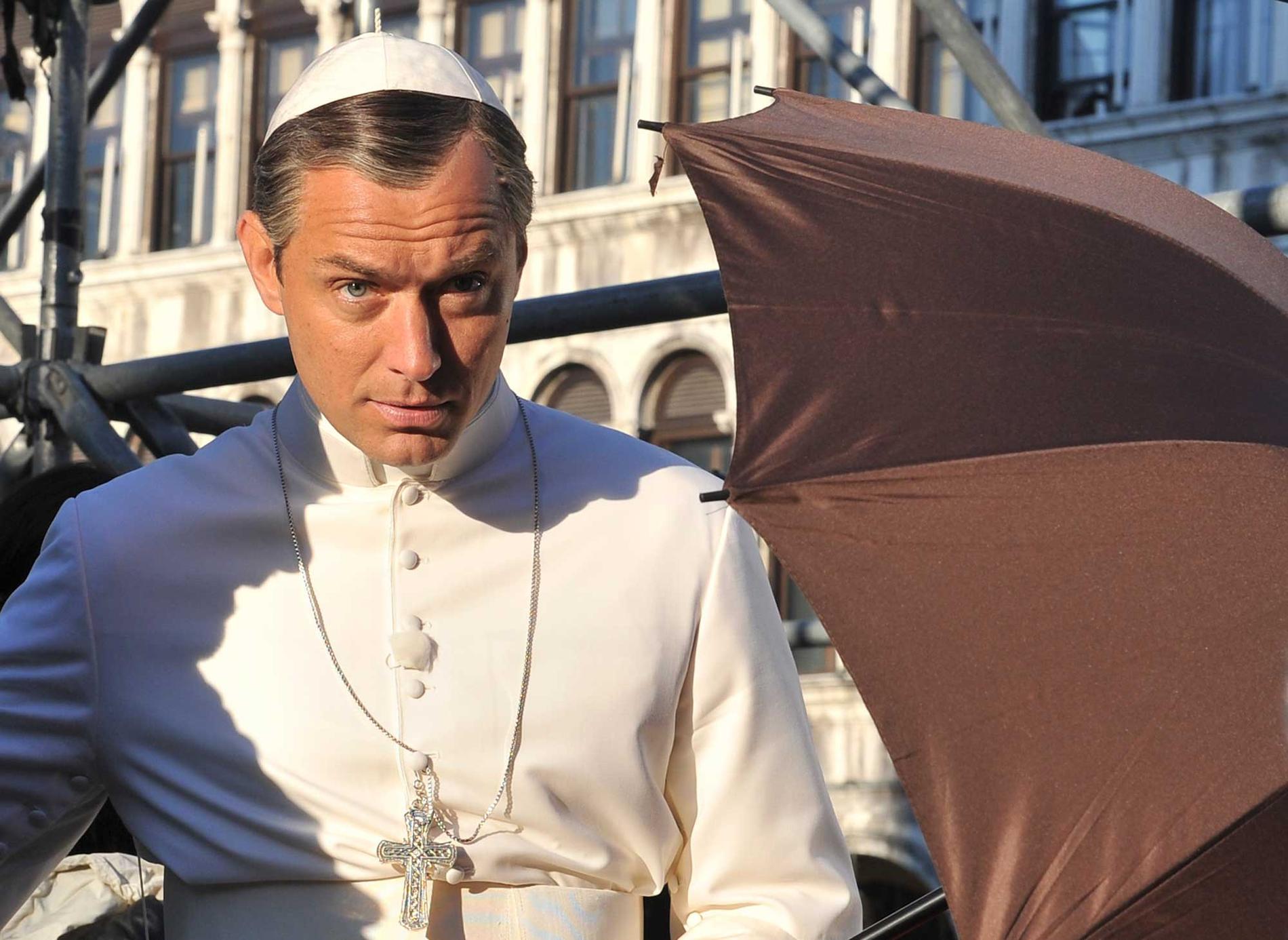 Jude Law under inspelningen av ”The young pope”.