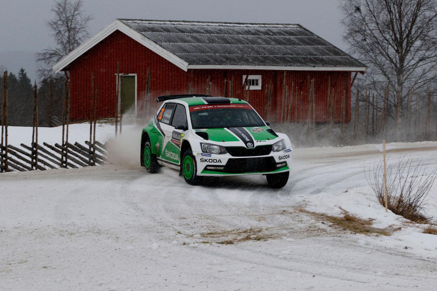 Pontus Tidemand är 28,3 sekunder efter ledande Elfyn Evans i WRC2.