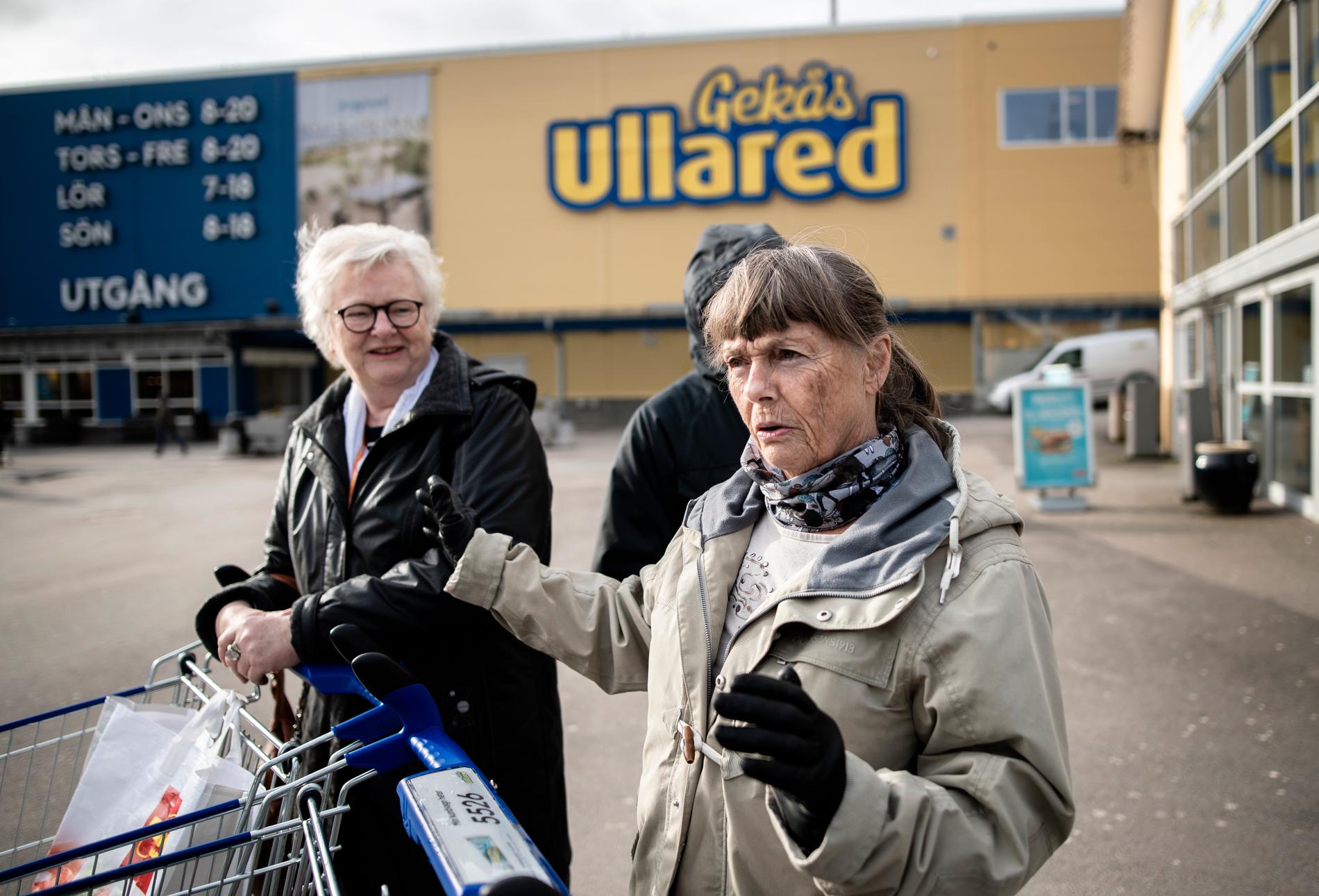 Gunnel Johansson, Lennart Strand och Anne Leech hade åkt från Torestorp i Marks kommun för att shoppa på Gekås Ullared. 