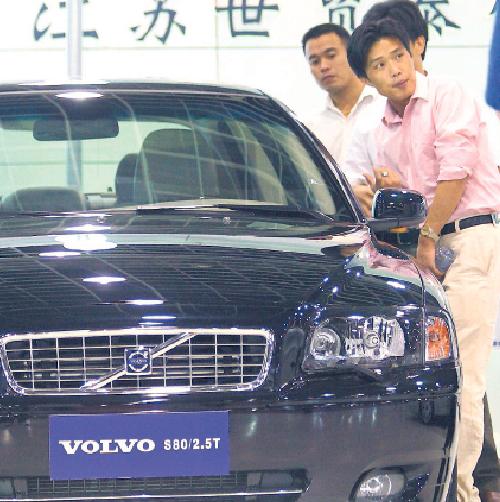 Volvos värde varar – i Kina I början av nästa år skrivs kontraktet under att Geely köper Volvo. Under andra kvartalet tar så kineserna över driften.