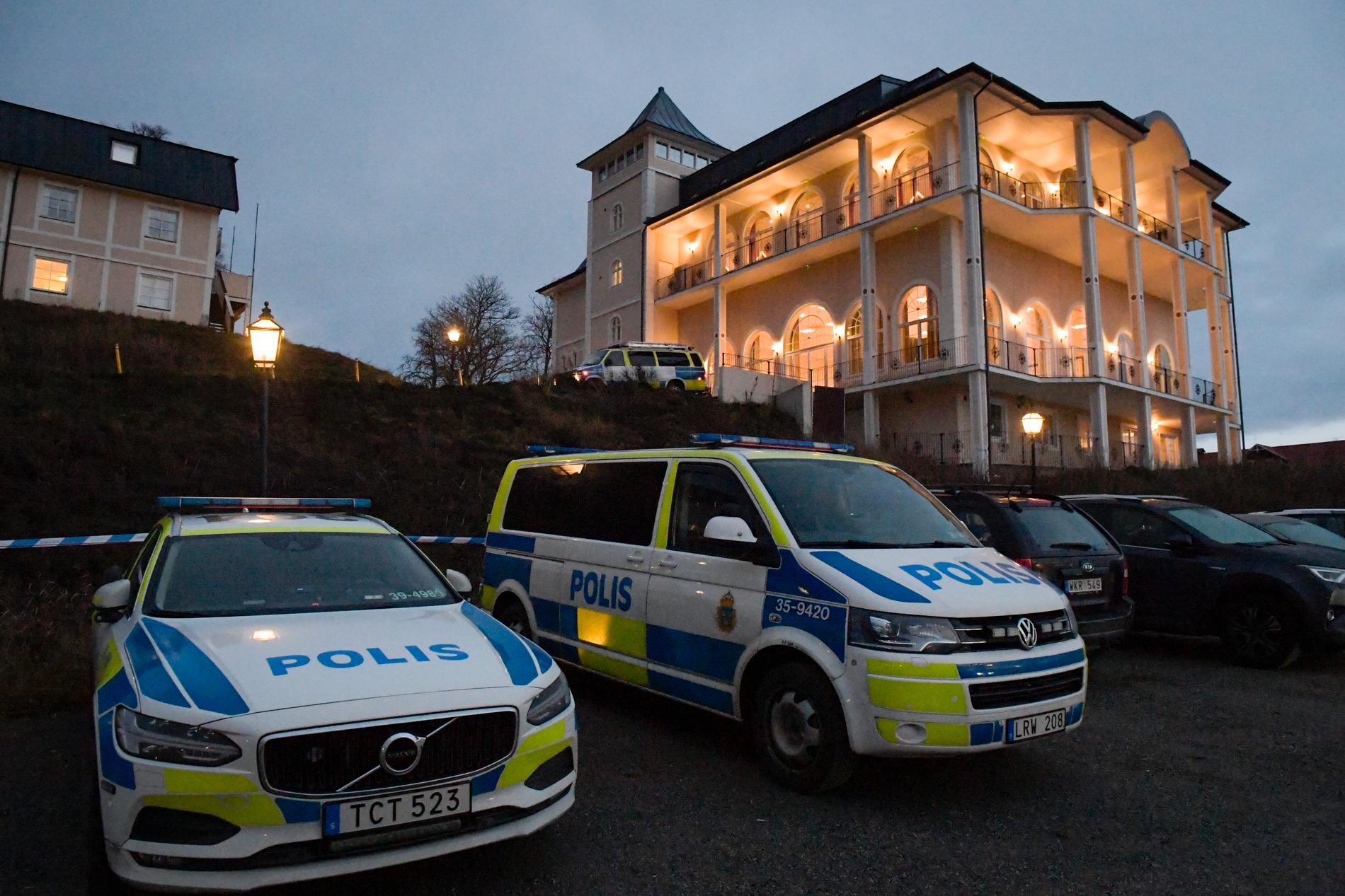 Avspärrningar kring Johannesbergs slott i Rimbo norr om Stockholm, där fredssamtalen om Jemen ska äga rum.