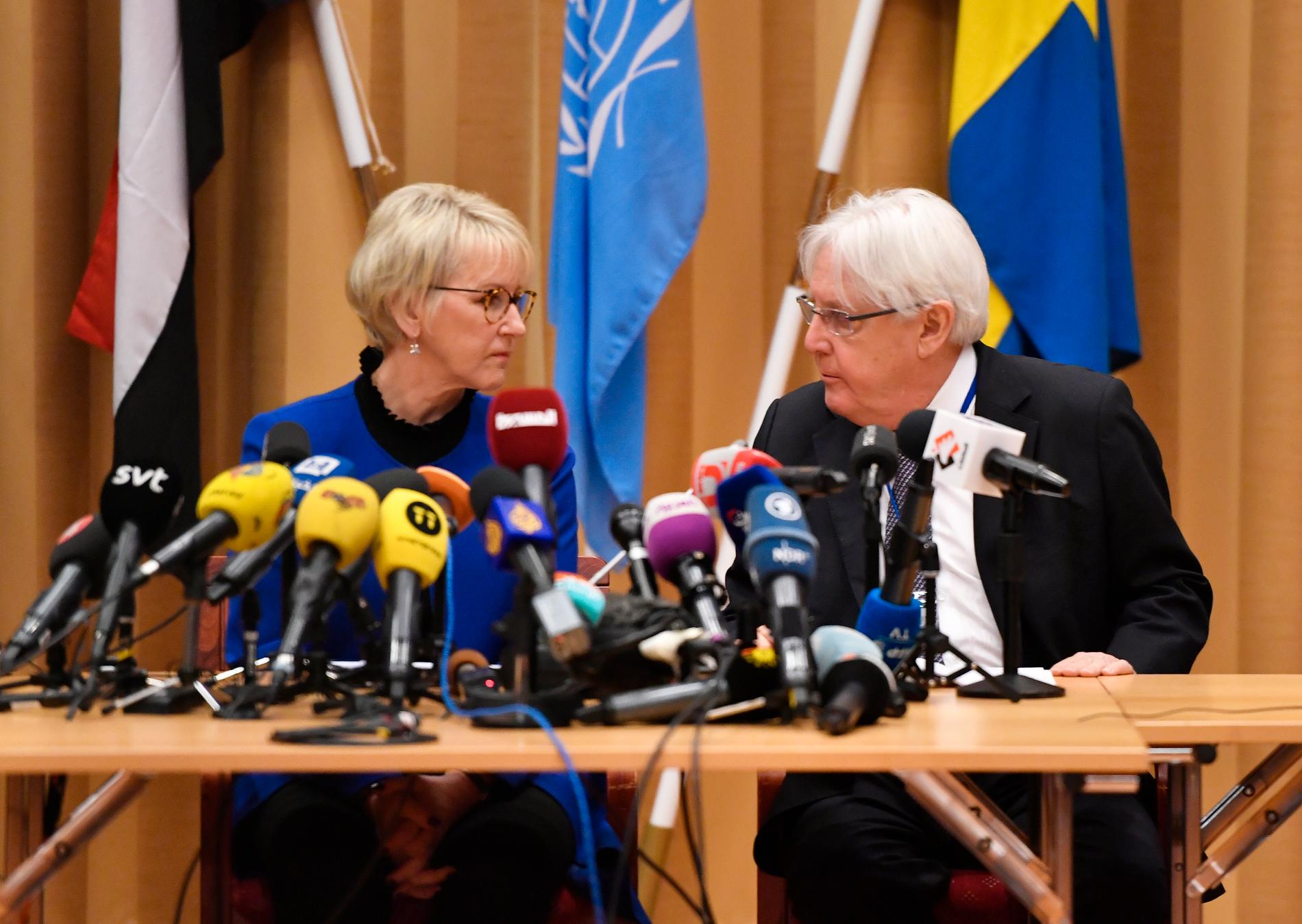 Utrikesminister Margot Wallström (S) och FN:s särskilde sändebud Martin Griffiths på Johannesbergs slott. Arkivbild.