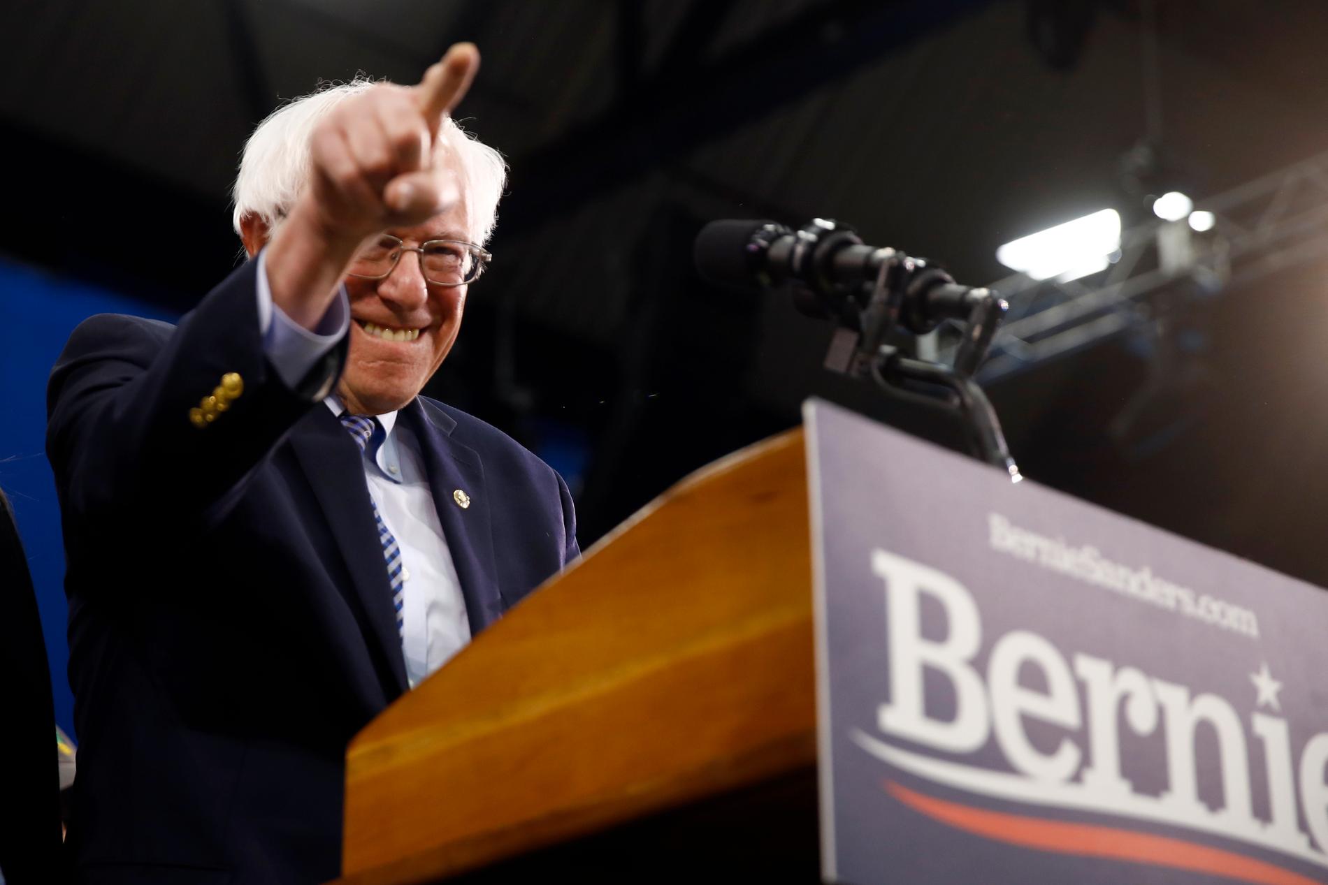 Bernie Sanders i talarstolen i Manchester, New Hampshire.