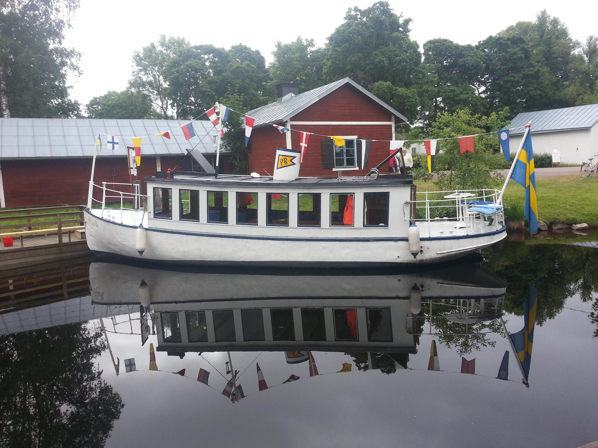 En trevlig liten båt Elise2 som trafikerar sträckan Stjärnsund-Hofors