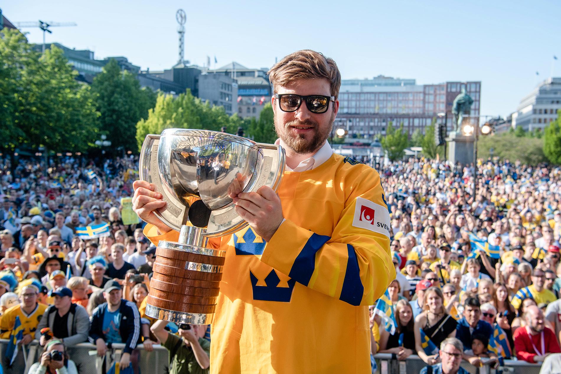 Mikael Wikstrand firar VM-guldet 2018