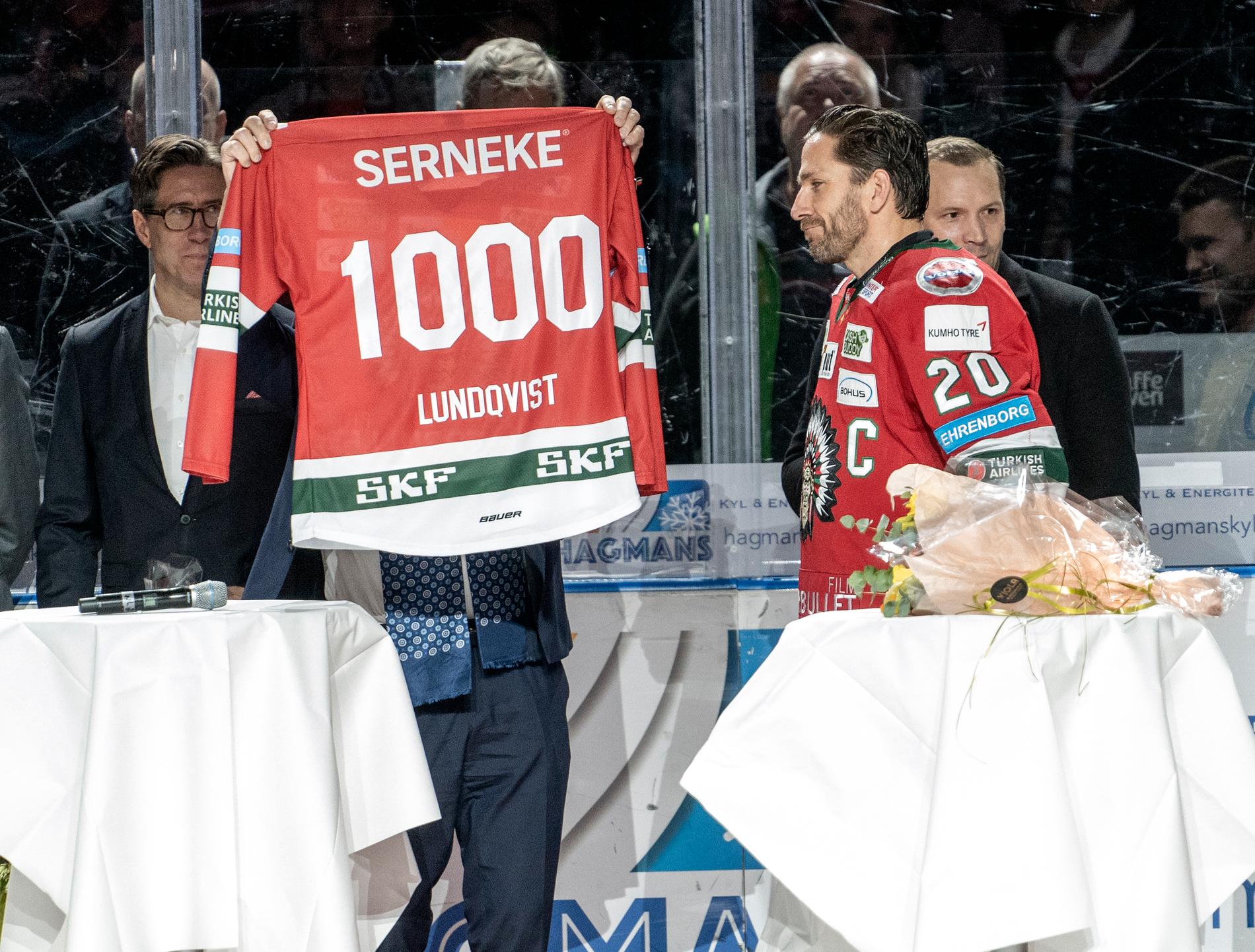 Joel Lundqvist hyllades inför matchen, bland annat med en specialtryckt tröja för att fira hans 1 000 matcher i Frölunda.