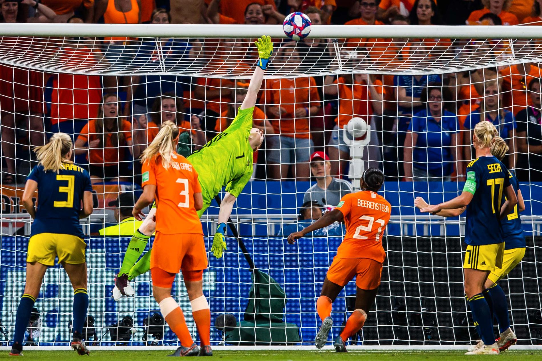 Lindahls räddning mot Holland i semifinalen