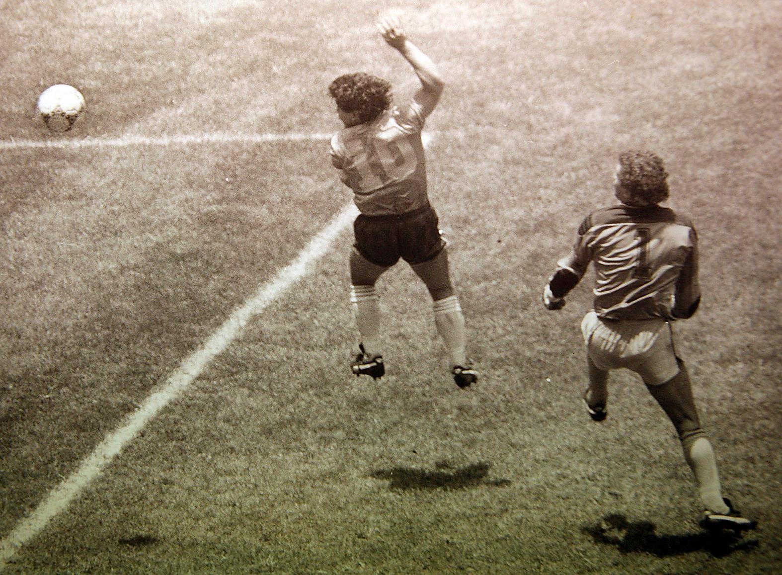 Guds hand-ögonblicket i matchen mot England, VM 1986.