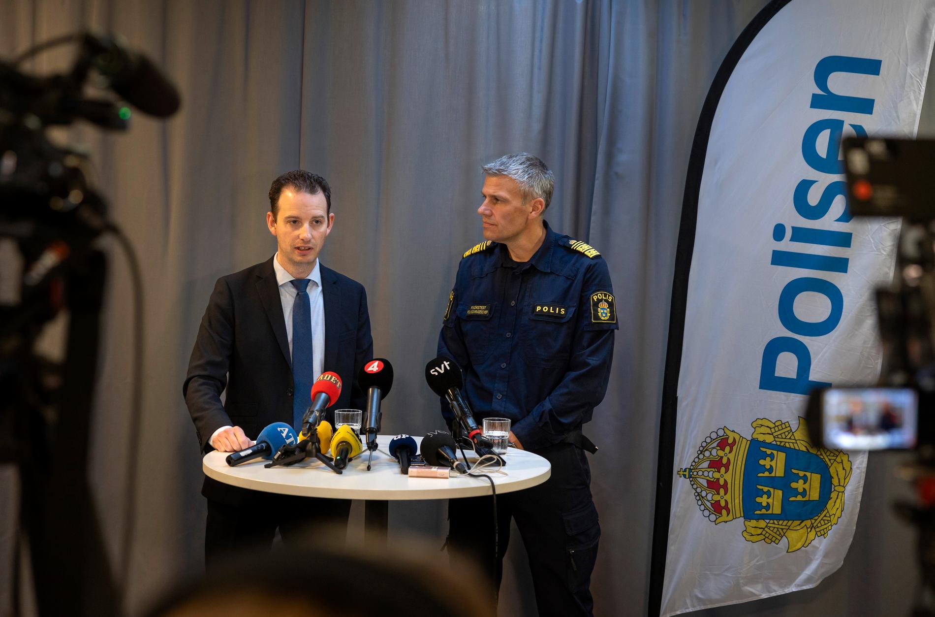 Åklagare Andreas Ekengren och Peter Sörstedt, polisens kommenderingschef. 