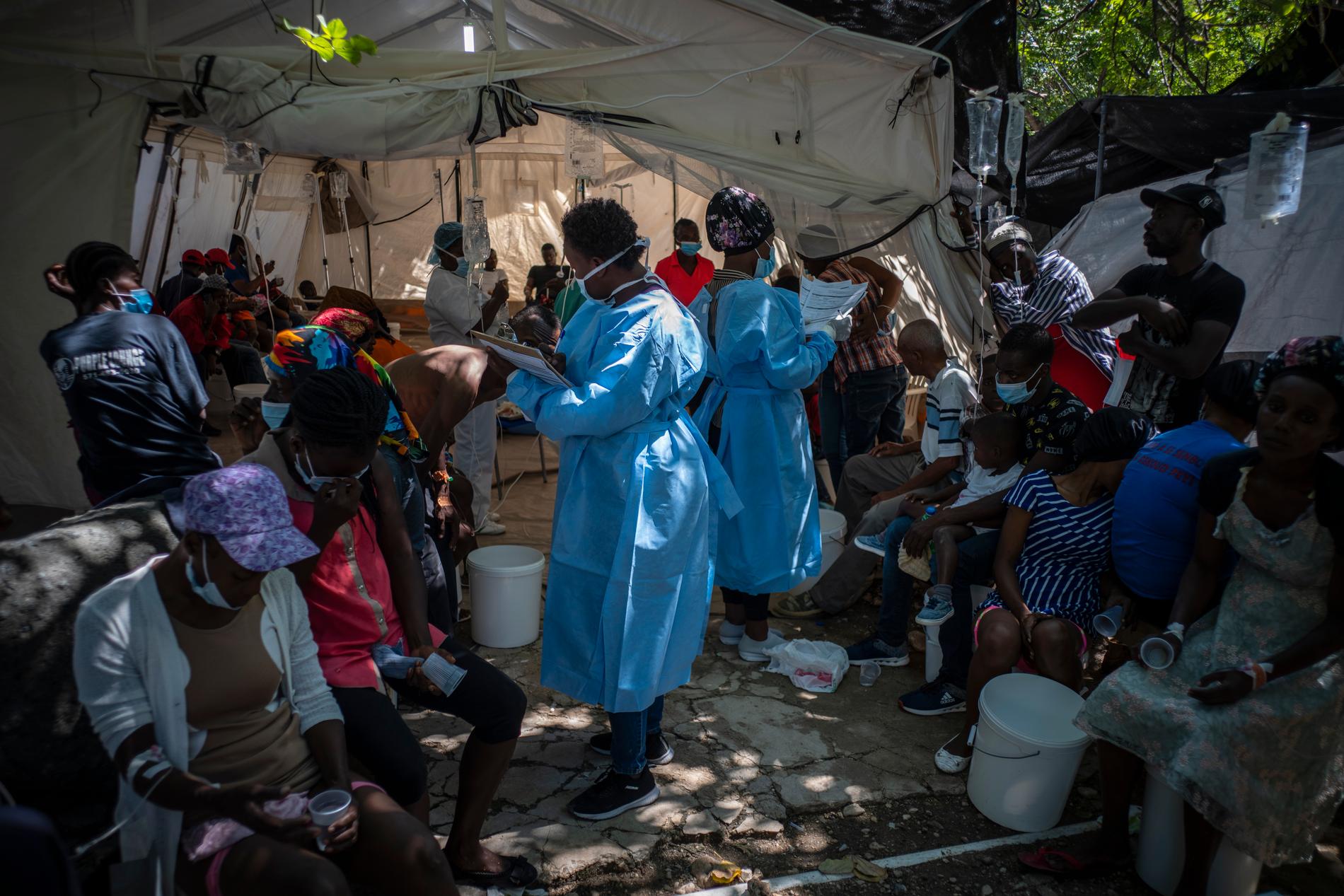 Läkare utan gränser tar hand om människor med kolerasymtom på Haiti. Bilden är från oktober.