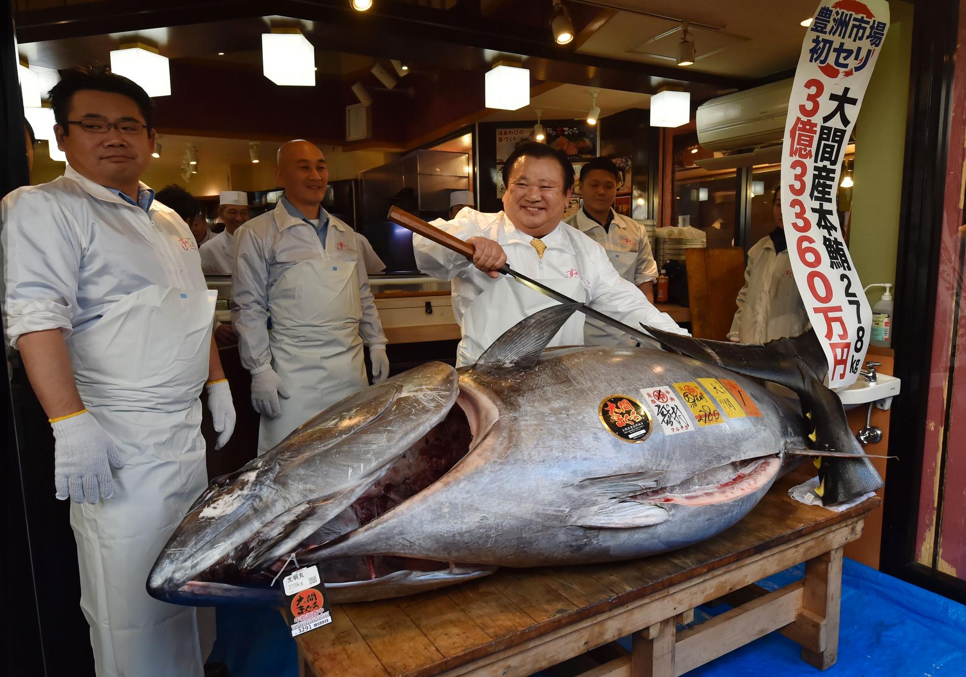 Den lyckliga köparen: ”Det är den bästa tonfisken”