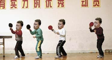 Kinesiska talanger tvingas att likna europeiska stjärnor - bara för att de ska bli sparringpartners till de inhemska toppspelarna. (Bilden är tagen i ett annat sammahang och är ett montage).